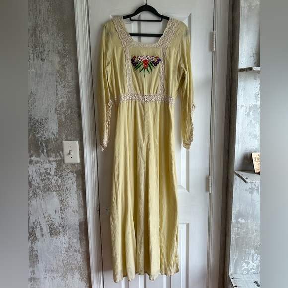 CU Amelia Dress - Picture 5 of 8